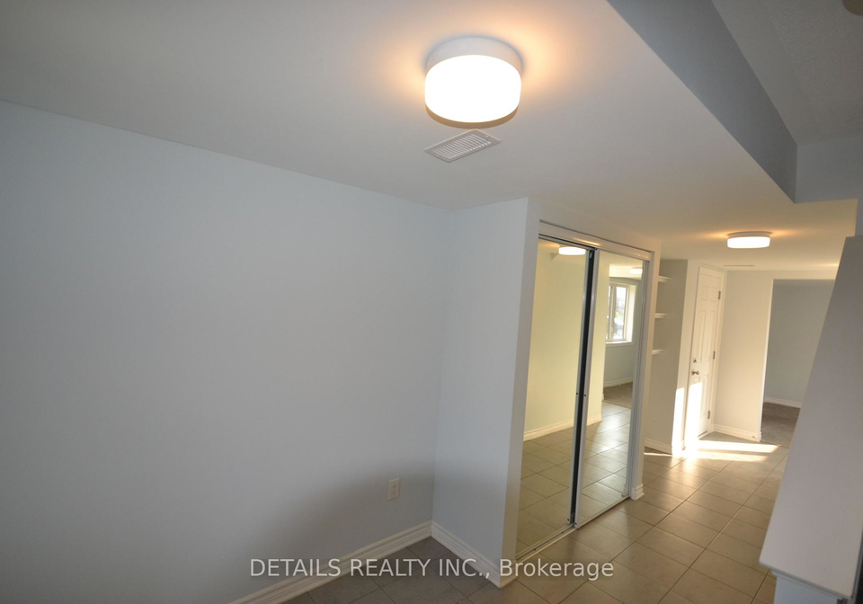 300-ilmenite-private-ottawa-ontario-x12205497