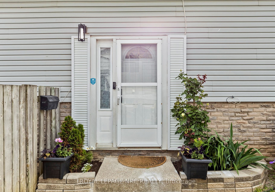 21-garfield-lane-st-catharines-ontario-x12205864