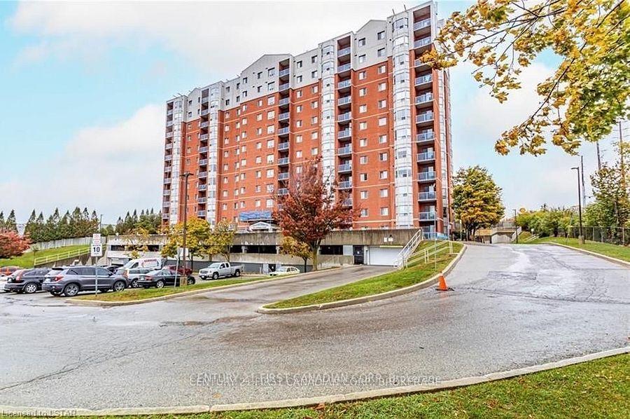 30-chapman-court-london-north-ontario-x12205919