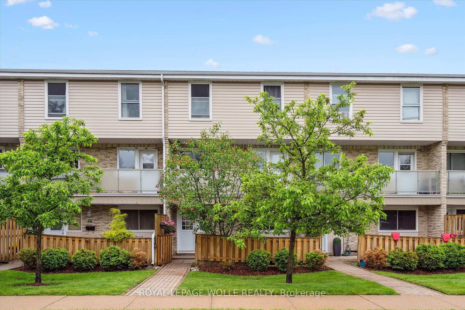 35-breckenridge-drive-kitchener-ontario-x12205924