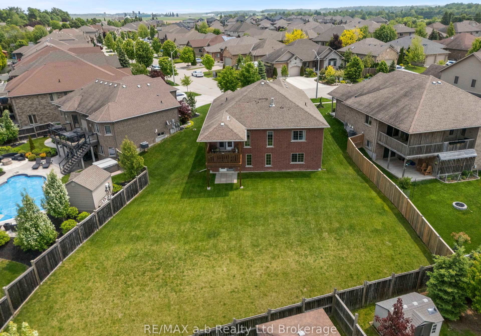 127-gerber-meadows-drive-wellesley-ontario-x12206011