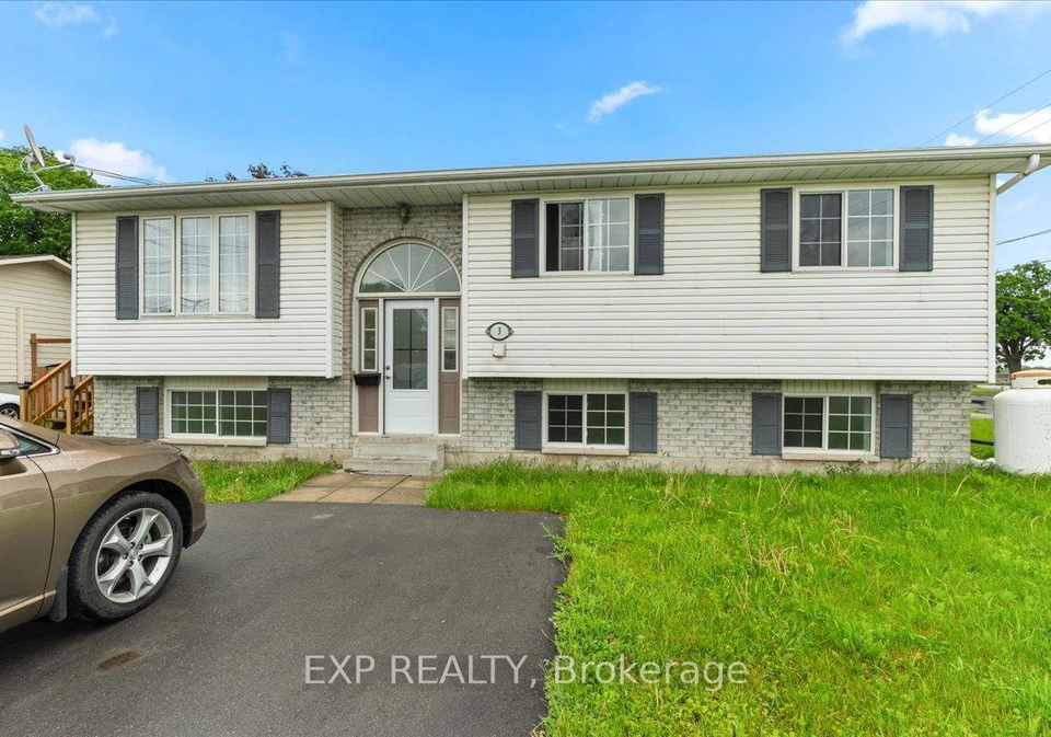 3-clifford-street-belleville-ontario-x12206545