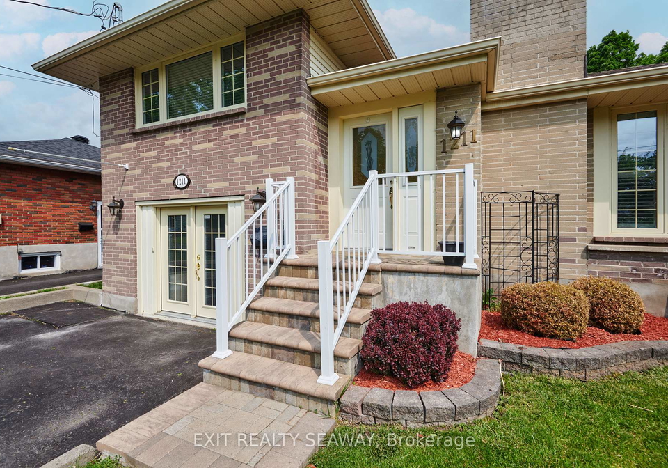 1211-leonard-avenue-cornwall-ontario-x12207362