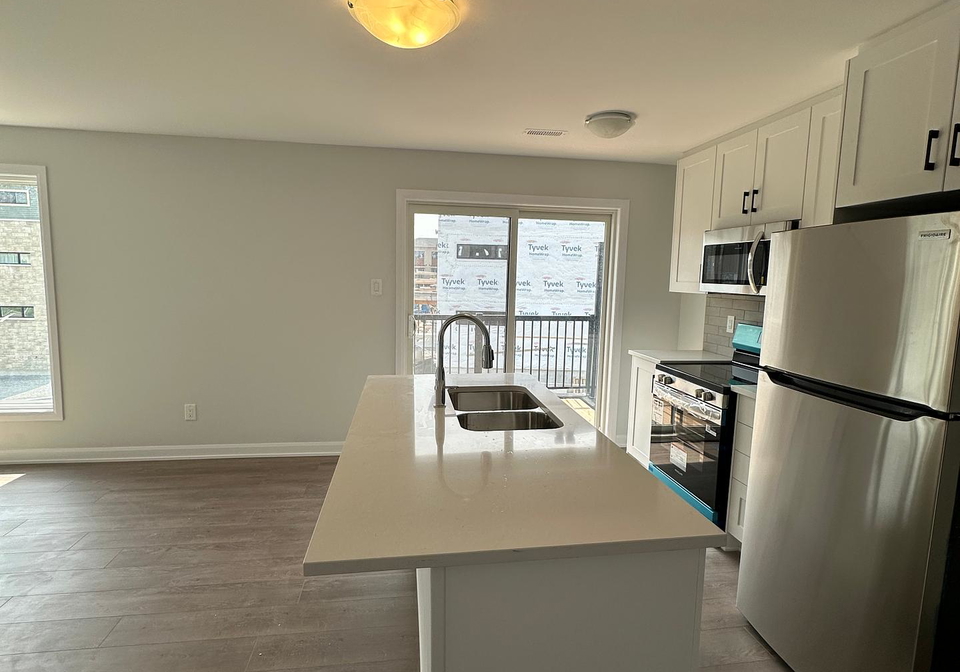 1421-creekway-private-kanata-ontario-x12207370