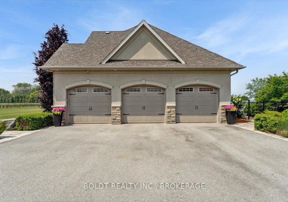 850-lakeshore-road-niagara-on-the-lake-ontario-x12207656