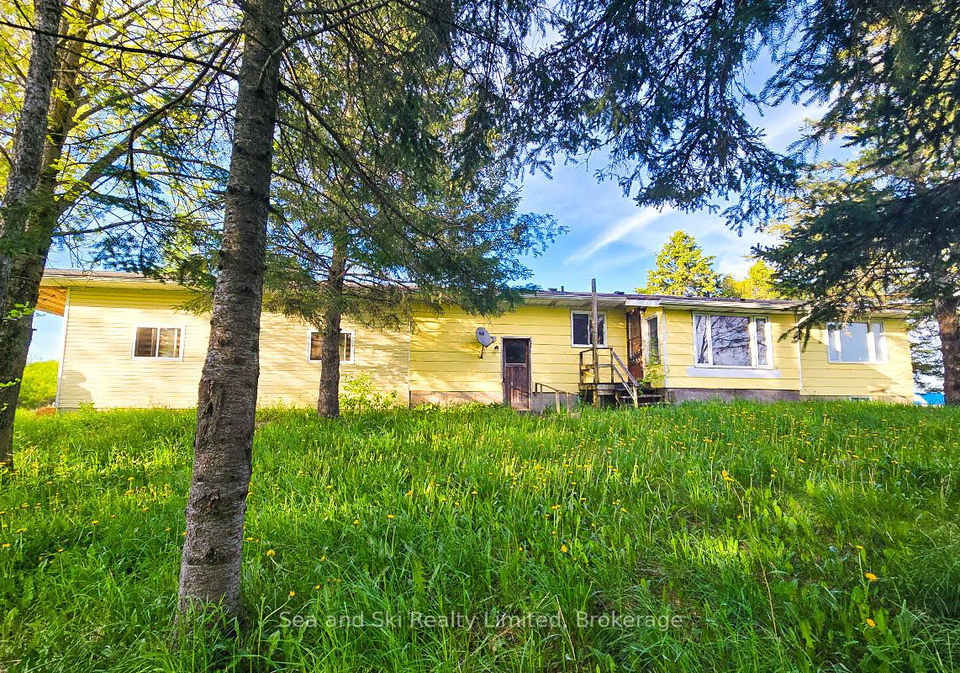 733586-west-back-line-s-grey-highlands-ontario-x12207764