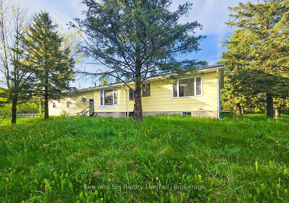 733586-west-back-line-s-grey-highlands-ontario-x12207764