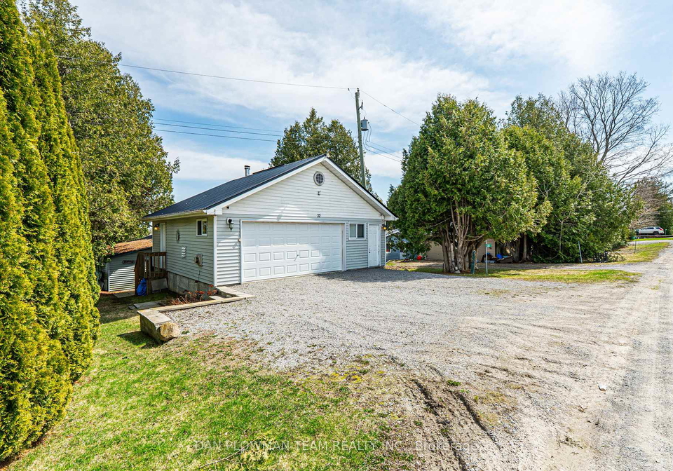 32-beach-road-kawartha-lakes-ontario-x12207976