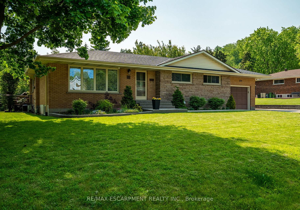12-southmeadow-court-hamilton-ontario-x12208364