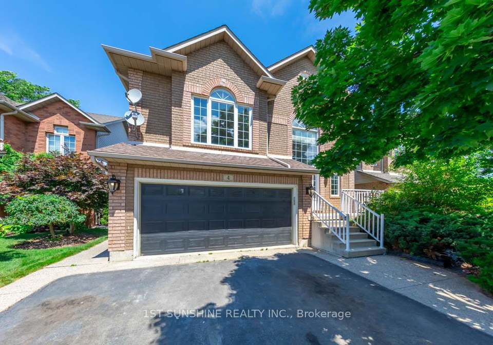 4-cabriolet-crescent-hamilton-ontario-x12208693