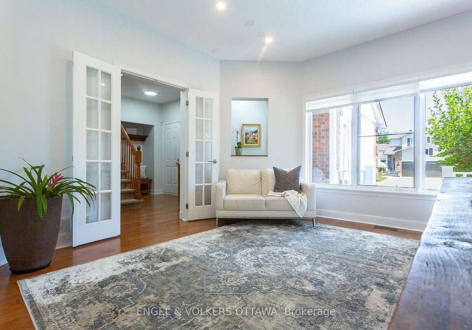 927-como-crescent-ottawa-ontario-x12208934