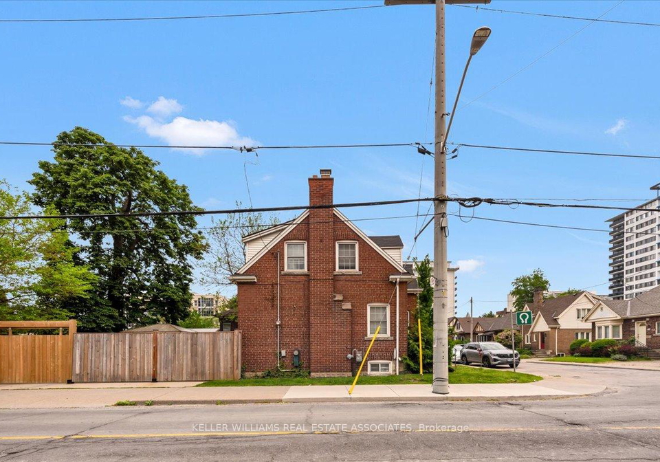 22-wesanford-place-hamilton-ontario-x12209221