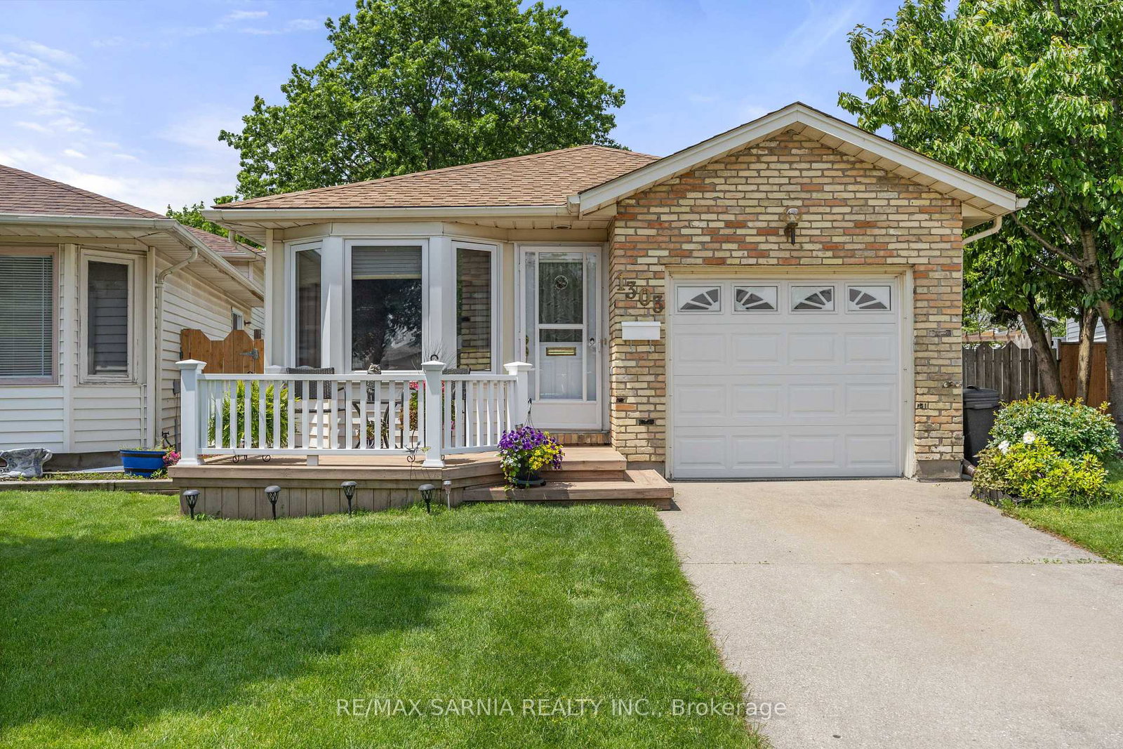 1303-thistledown-avenue-sarnia-ontario-x12209328