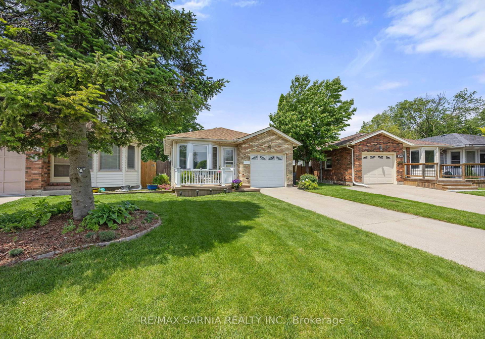1303-thistledown-avenue-sarnia-ontario-x12209328