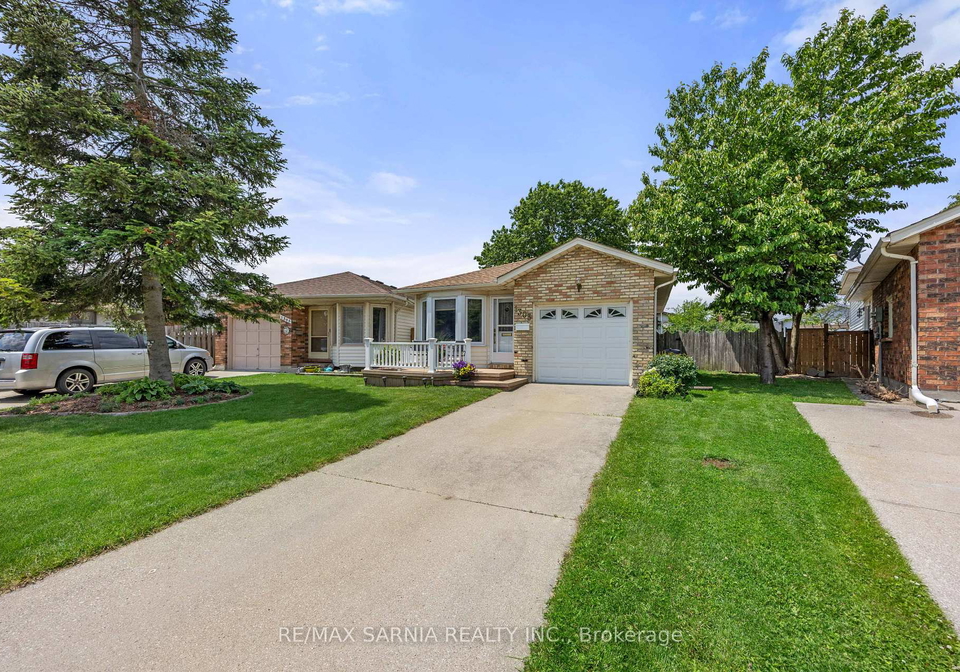 1303-thistledown-avenue-sarnia-ontario-x12209328
