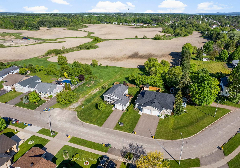 614-johnston-crescent-pembroke-ontario-x12209631