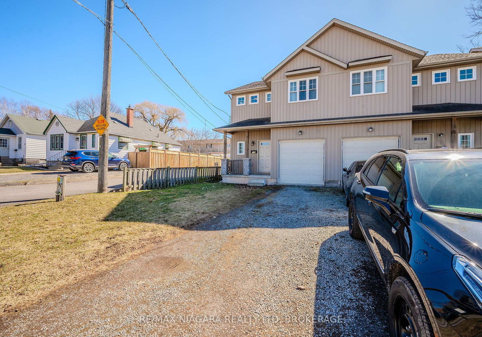 33b-pinecrest-road-st-catharines-ontario-x12209703