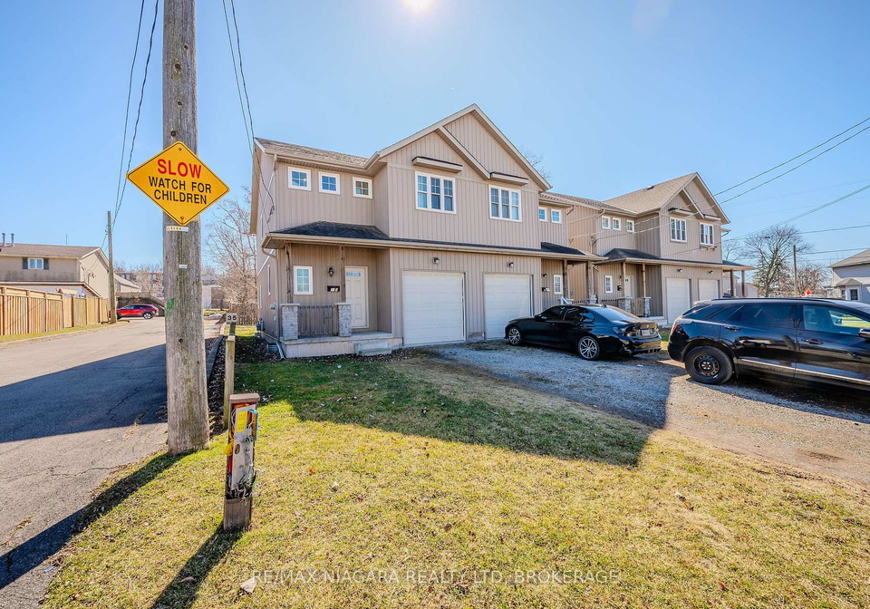 33b-pinecrest-road-st-catharines-ontario-x12209703