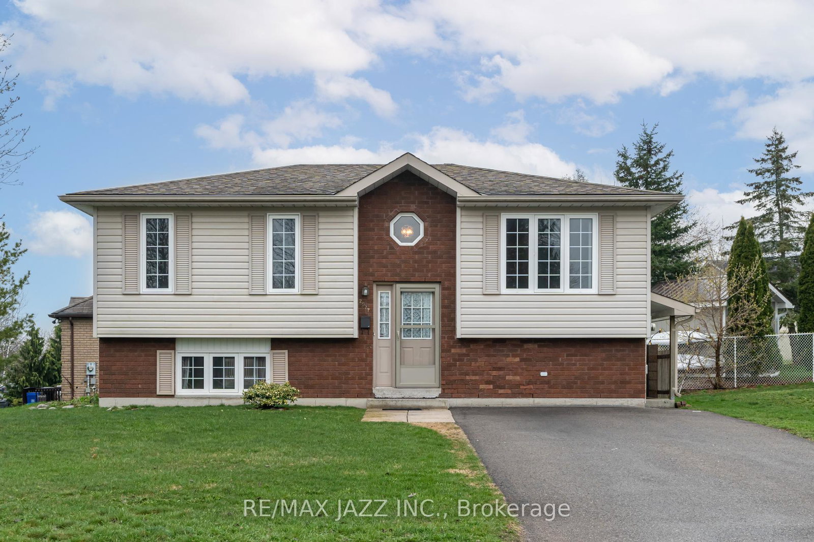 2577-idyllwood-crescent-peterborough-east-ontario-x12210044