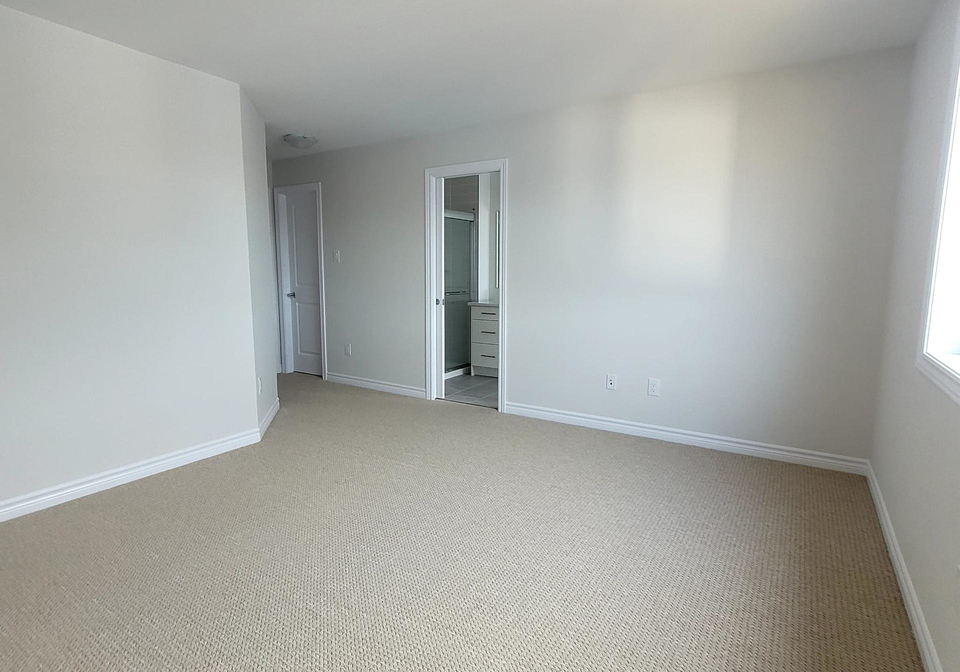 1017-kijik-crescent-ottawa-ontario-x12210531