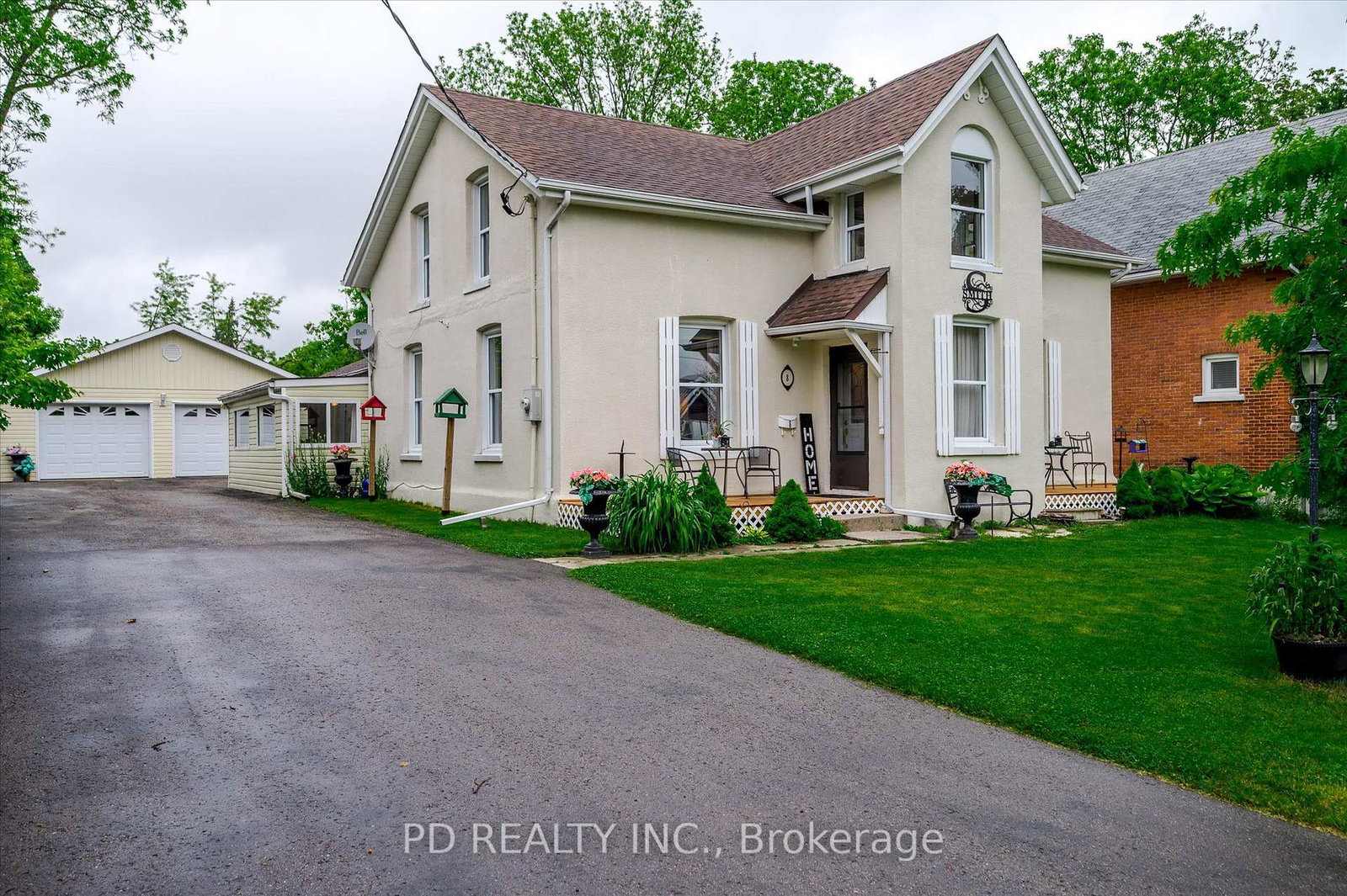 8-regent-street-kawartha-lakes-ontario-x12210745