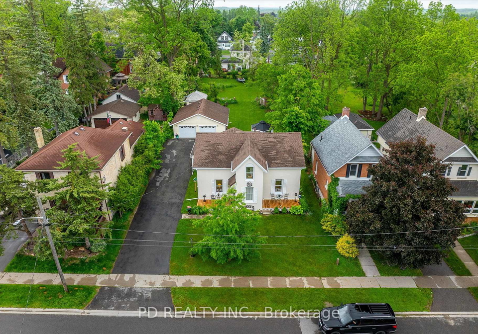 8-regent-street-kawartha-lakes-ontario-x12210745