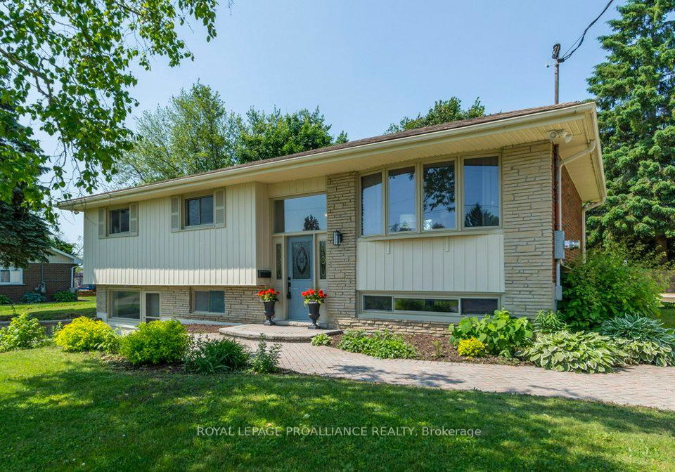 105-colonial-road-quinte-west-ontario-x12210964