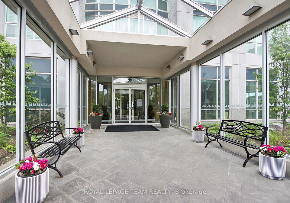 38-metropole-private-ottawa-ontario-x12211031