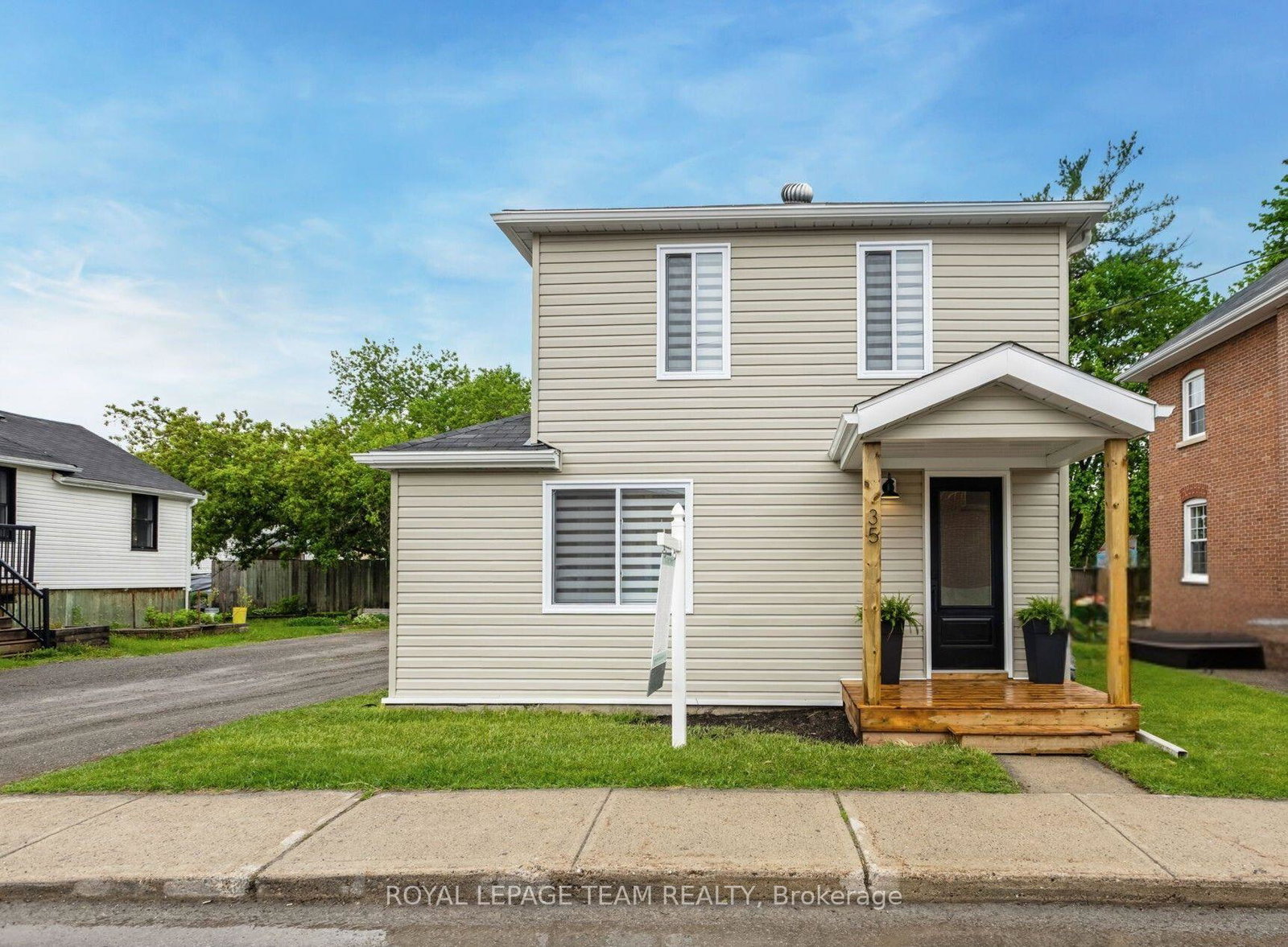 35-edward-street-s-arnprior-ontario-x12211077