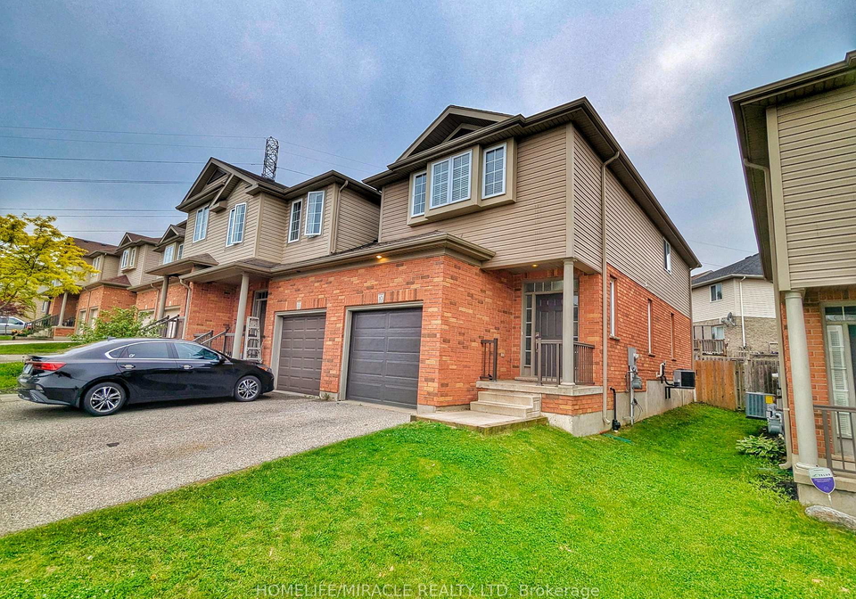 10-tudor-street-kitchener-ontario-x12211406