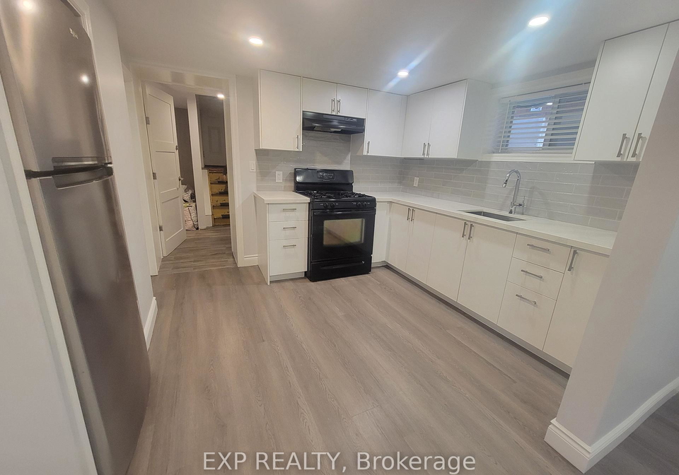 135-balsam-avenue-s-hamilton-ontario-x12211452