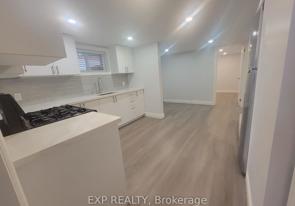 135-balsam-avenue-s-hamilton-ontario-x12211452