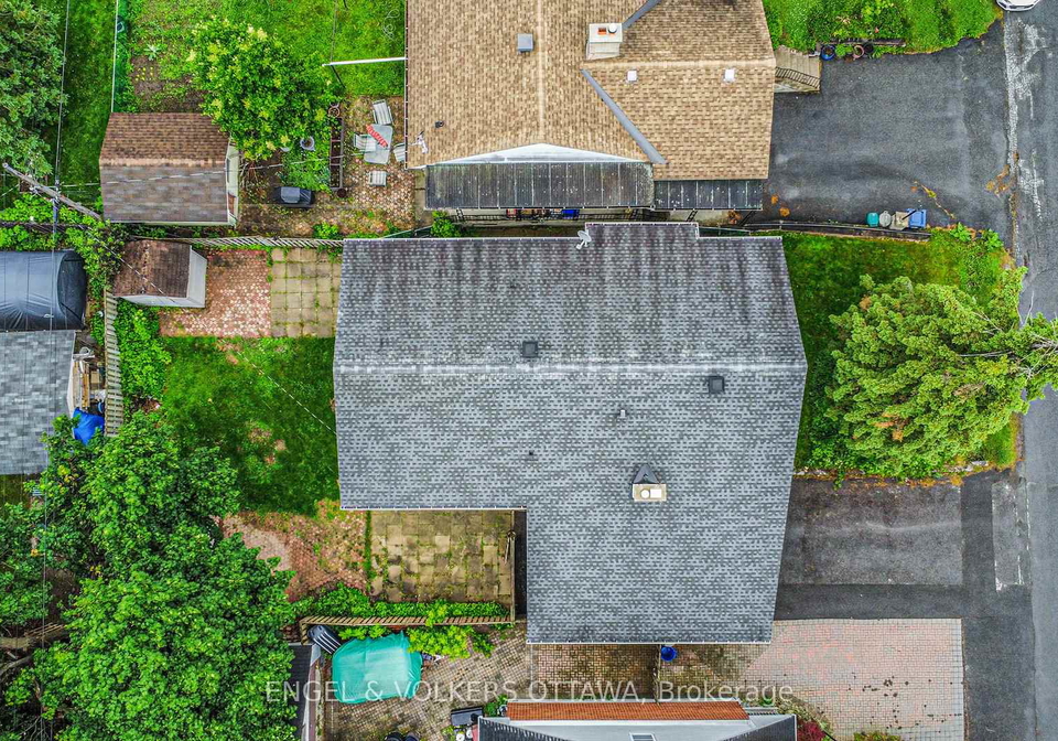 886-ivanhoe-avenue-ottawa-ontario-x12211460