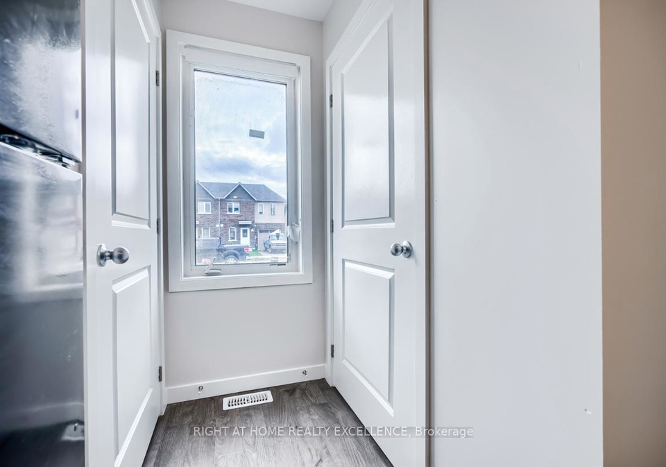 chaffey-street-welland-ontario-x12211520