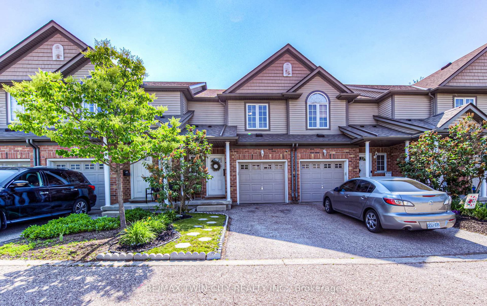 972-strasburg-road-kitchener-ontario-x12211644