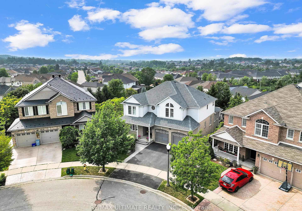 936-manorbrook-court-kitchener-ontario-x12211657