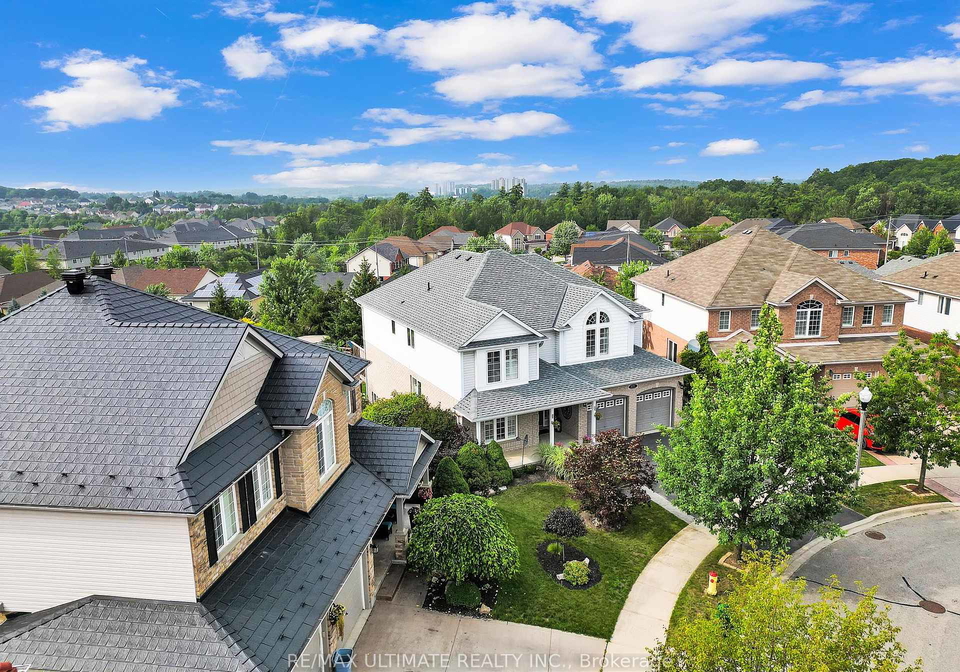 936-manorbrook-court-kitchener-ontario-x12211657