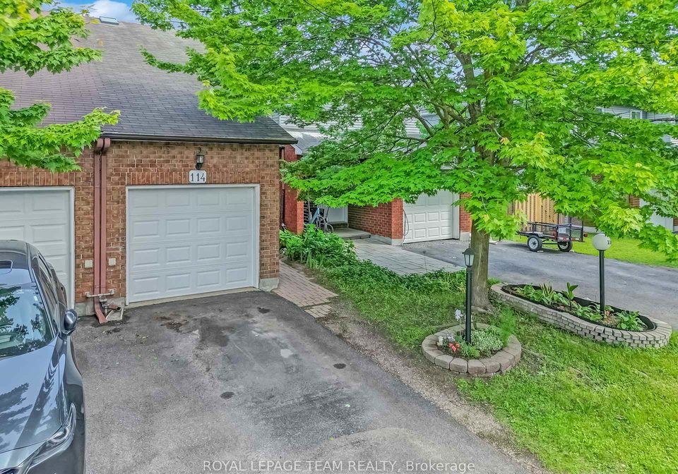 114-pickwick-avenue-ottawa-ontario-x12211770
