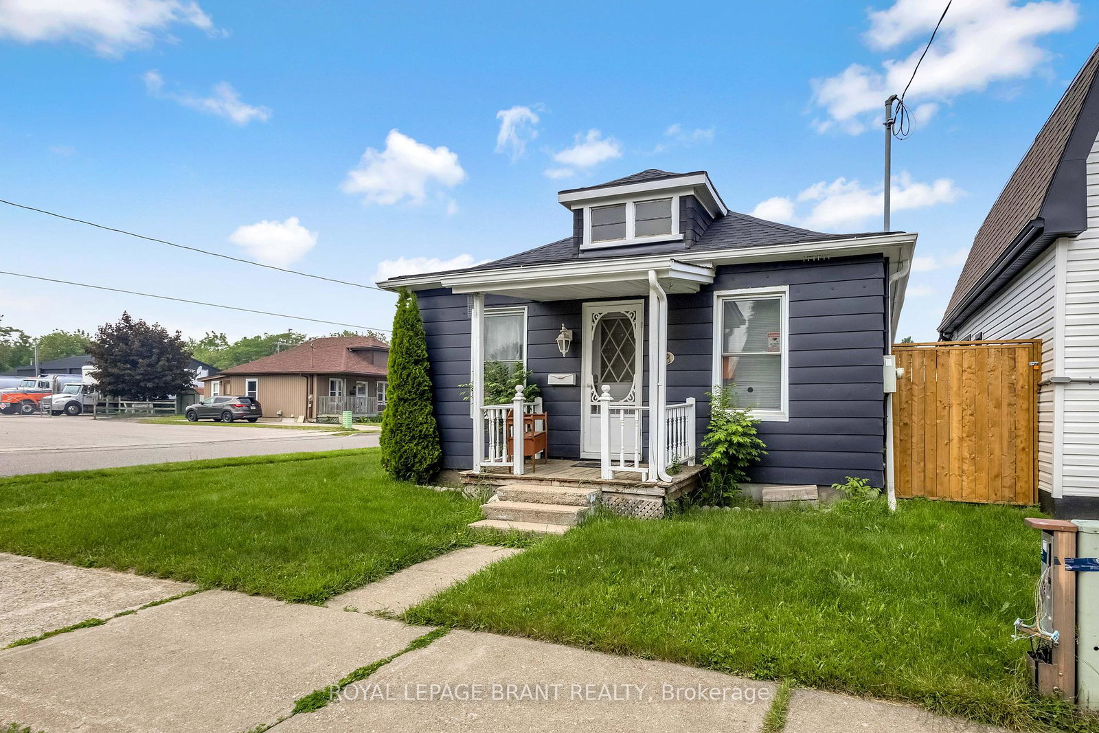 28-curtis-street-brantford-ontario-x12211845