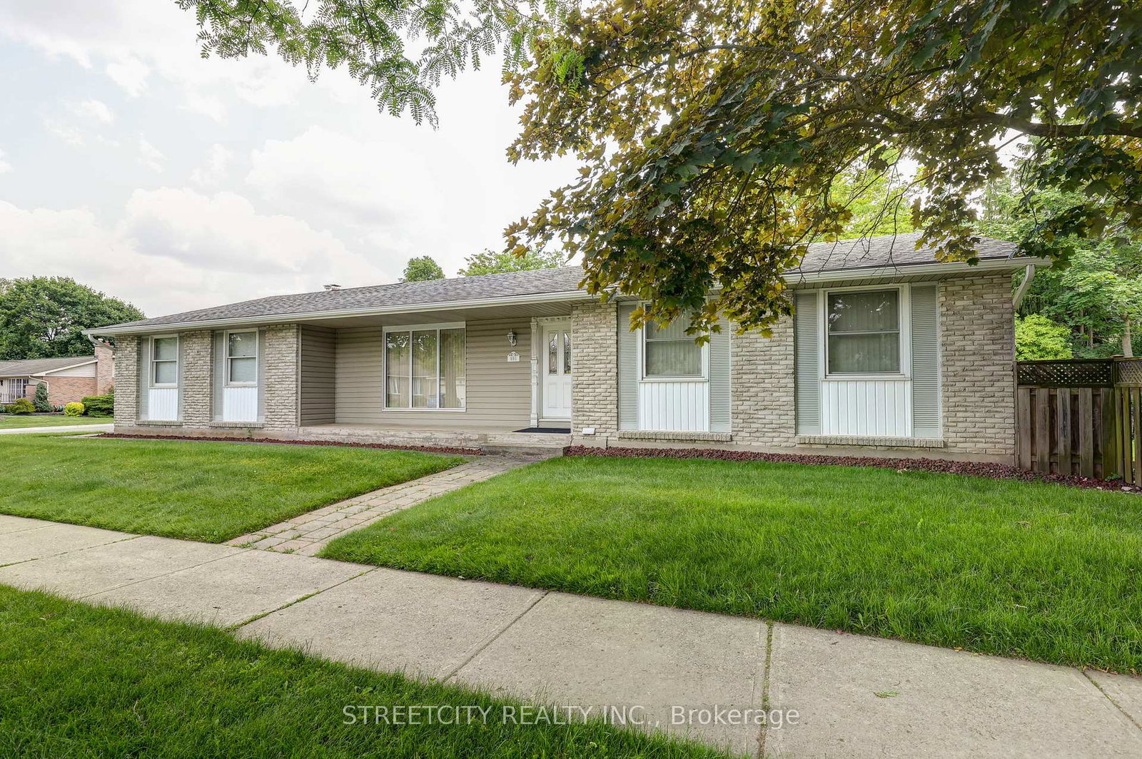981-farnham-court-london-south-ontario-x12211863