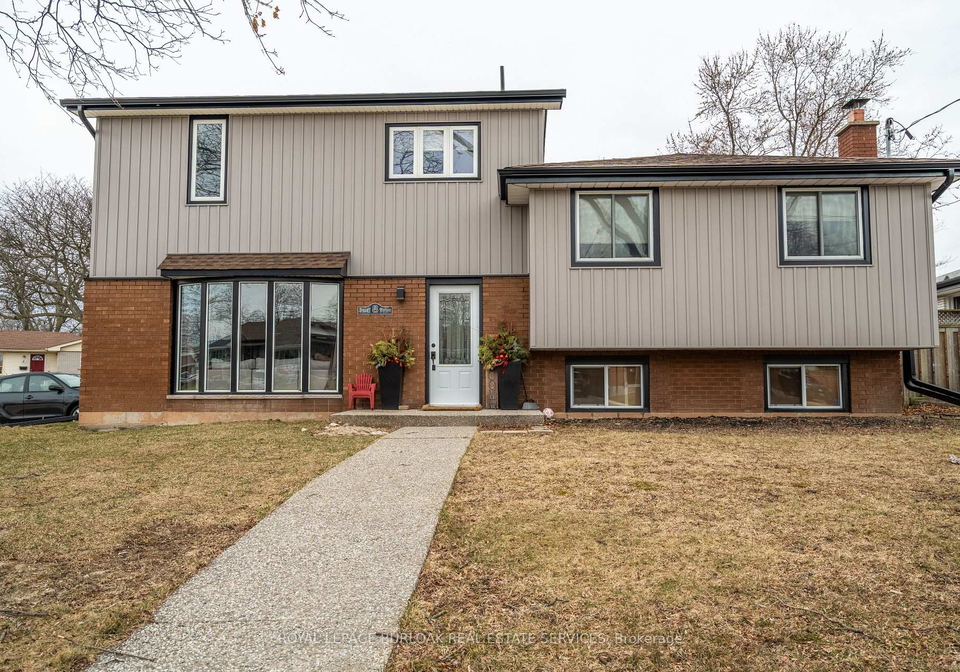 8-banff-drive-hamilton-ontario-x12212033