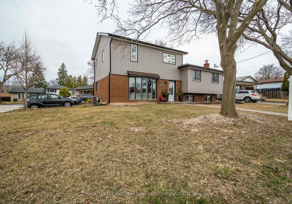 8-banff-drive-hamilton-ontario-x12212033