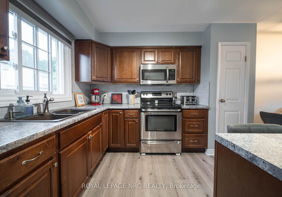 8136-coventry-road-niagara-falls-ontario-x12212446