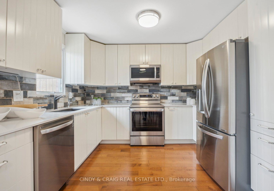 324-victoria-avenue-n-kawartha-lakes-ontario-x12212456