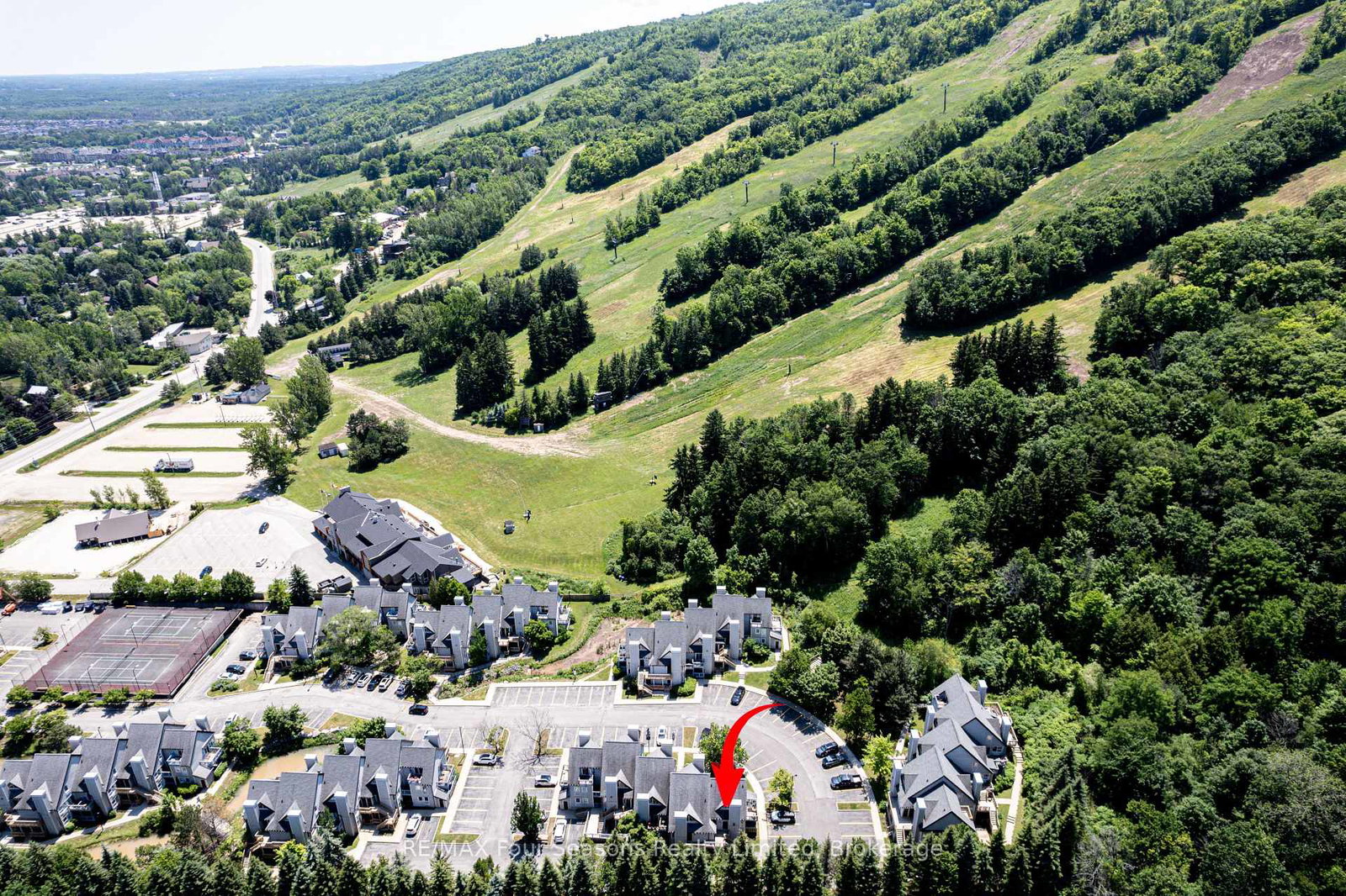796468-grey-road-19-blue-mountains-ontario-x12212616