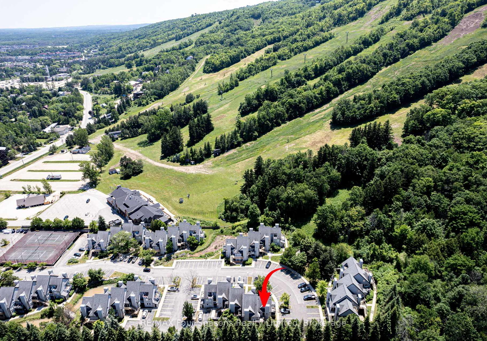 796468-grey-road-19-blue-mountains-ontario-x12212616