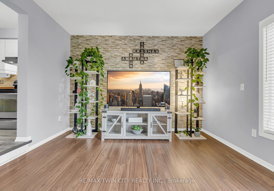 556-dansbury-drive-waterloo-ontario-x12212867