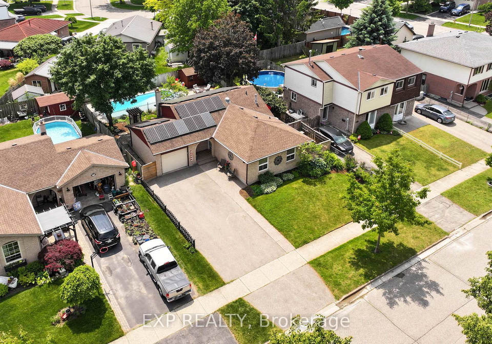 85-pathfinder-crescent-kitchener-ontario-x12212961