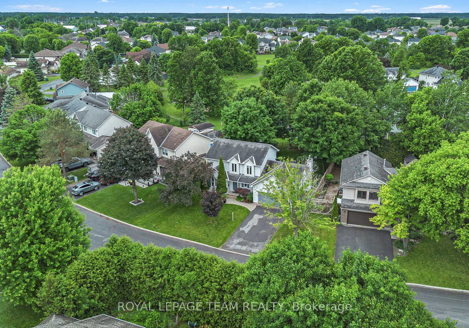 18-queenston-drive-ottawa-ontario-x12213022