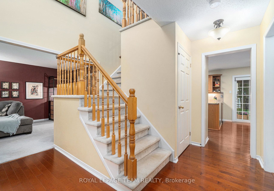 18-queenston-drive-ottawa-ontario-x12213022